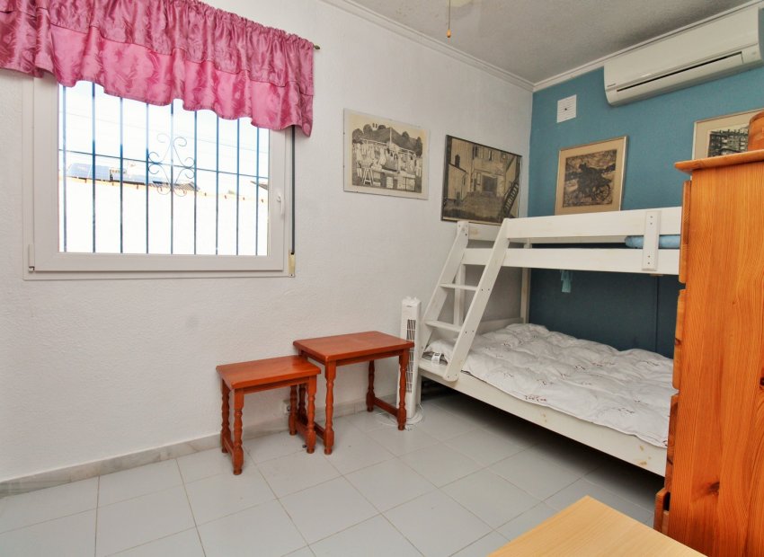 Resale - Villa - Torrevieia - El Chaparral