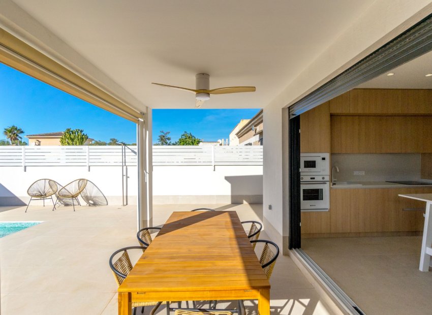 Resale - Villa - Torrevieia - El Chaparral