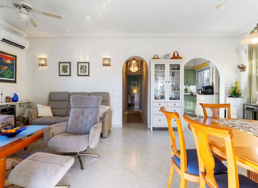 Resale - Villa - Torrevieia - El Chaparral