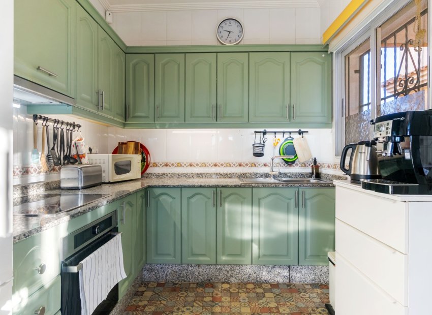 Resale - Villa - Torrevieia - El Chaparral