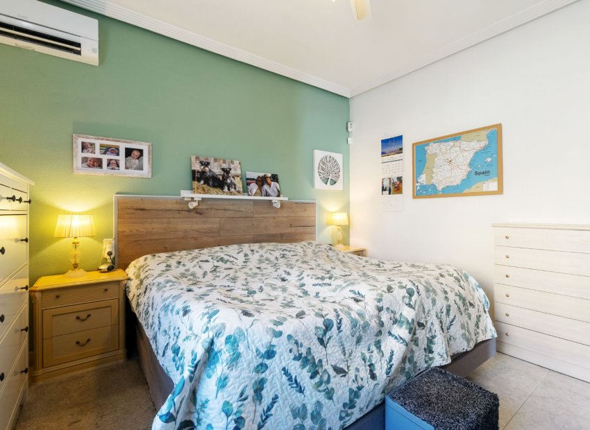 Resale - Villa - Torrevieia - El Chaparral