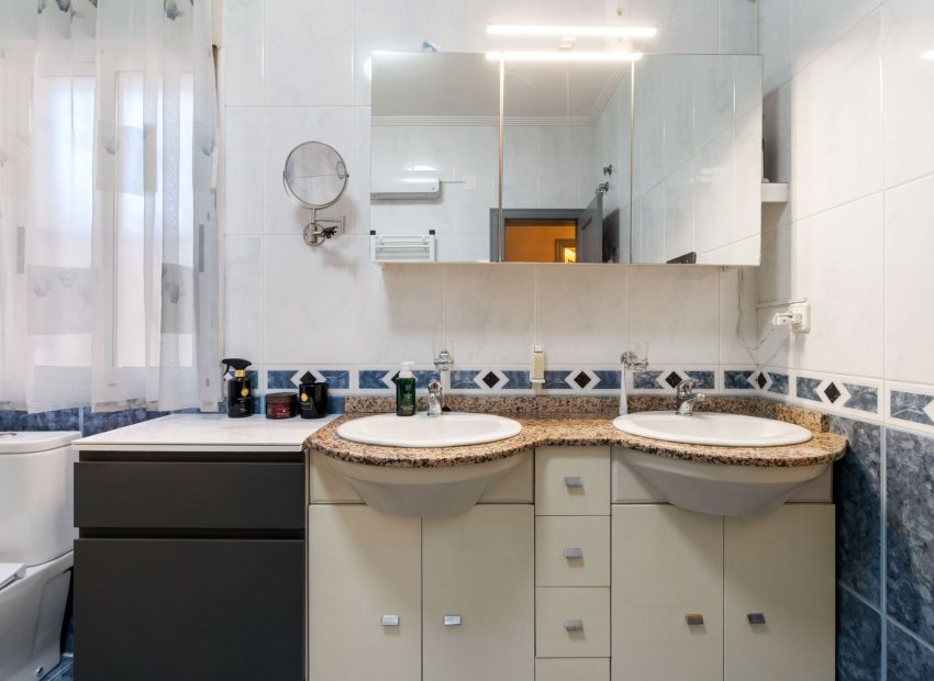 Resale - Villa - Torrevieia - El Chaparral