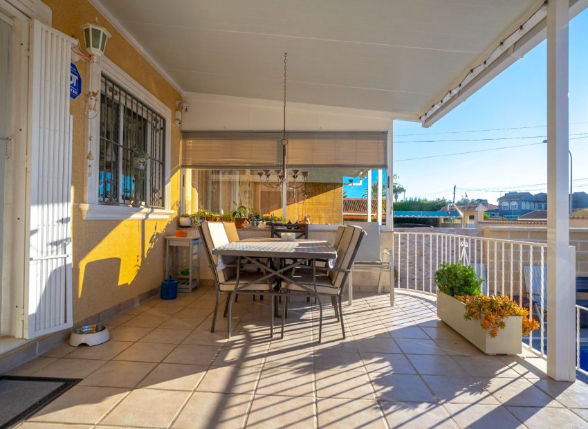 Resale - Villa - Torrevieia - El Chaparral