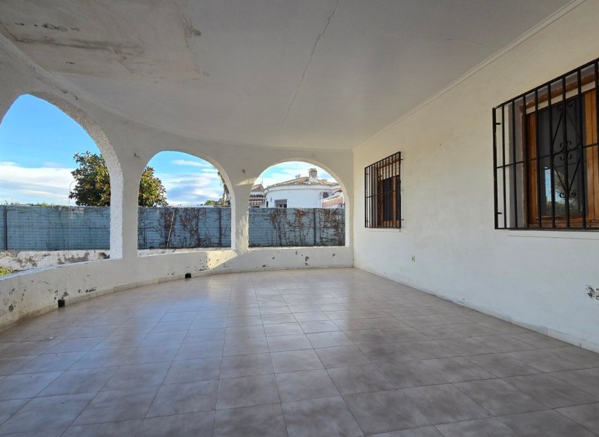 Resale - Villa - Torrevieia - El Chaparral