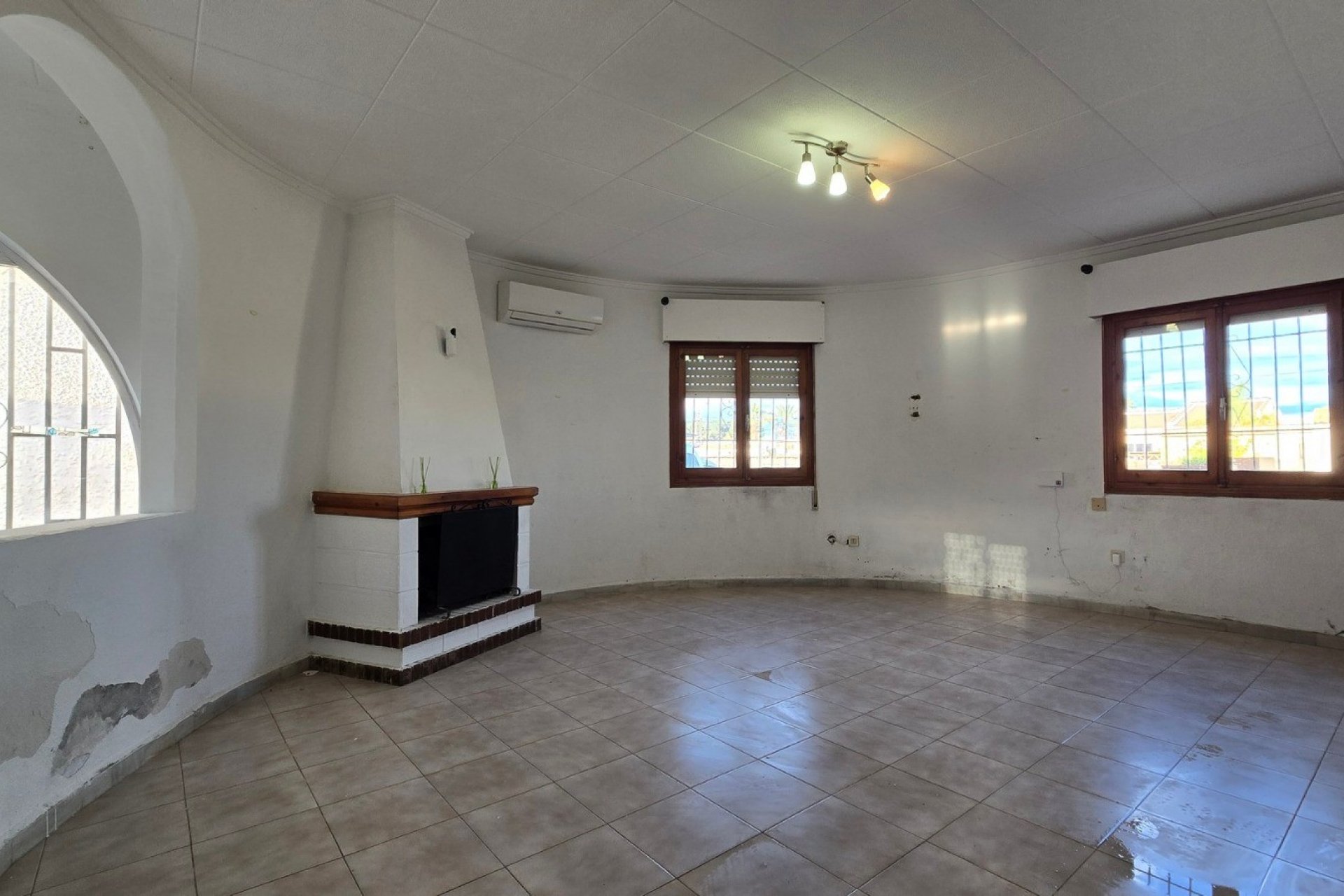 Resale - Villa - Torrevieia - El Chaparral