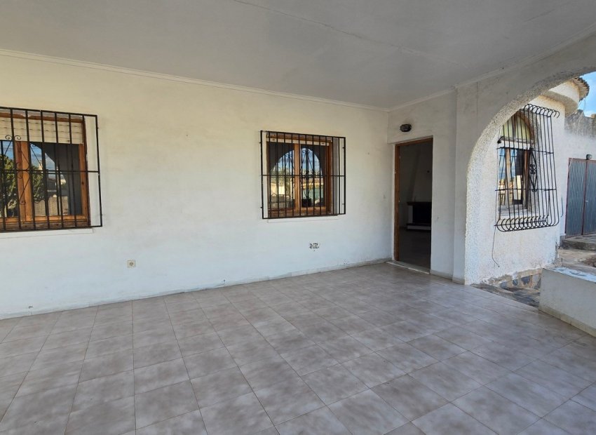 Resale - Villa - Torrevieia - El Chaparral