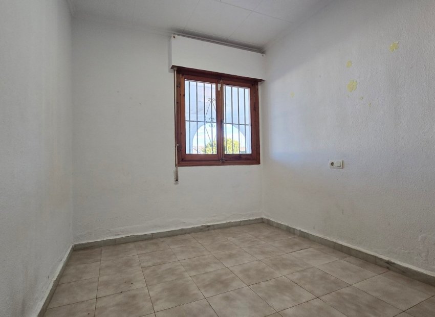 Resale - Villa - Torrevieia - El Chaparral