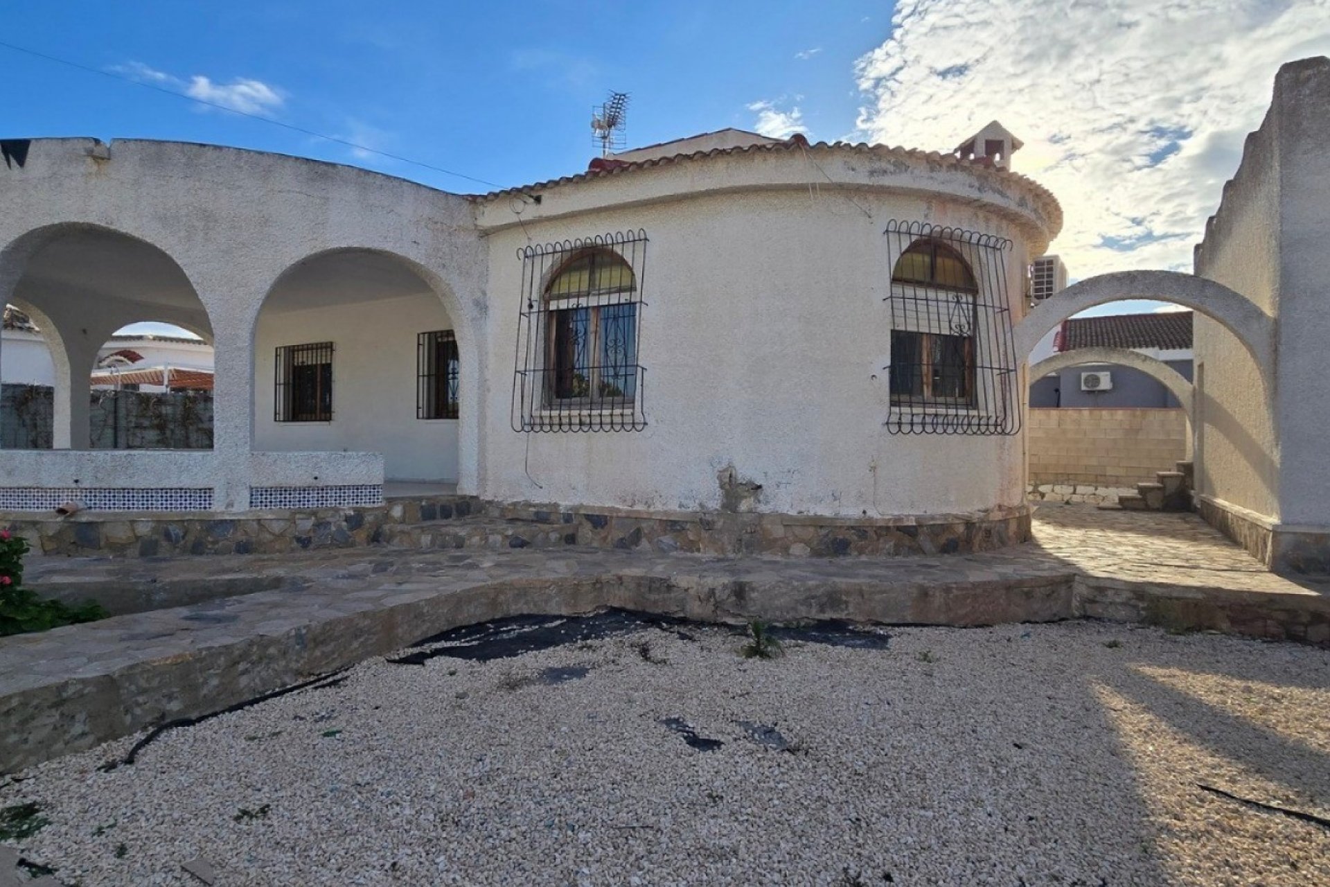 Resale - Villa - Torrevieia - El Chaparral