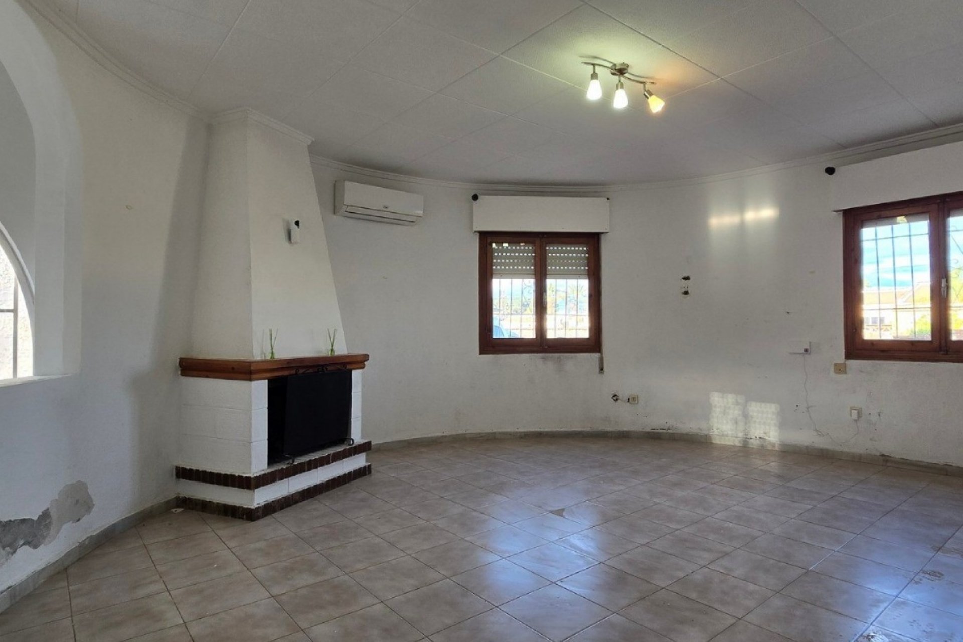 Resale - Villa - Torrevieia - El Chaparral