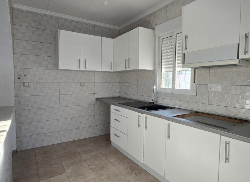 Resale - Villa - Torrevieia - El Chaparral