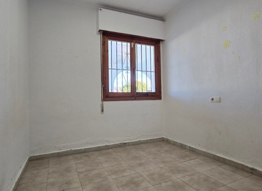 Resale - Villa - Torrevieia - El Chaparral