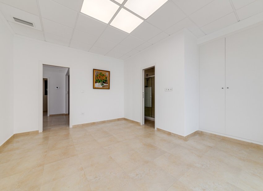 Resale - Villa - Torrevieia - La Mata