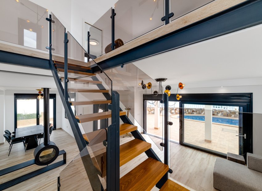 Resale - Villa - Torrevieia - La Mata