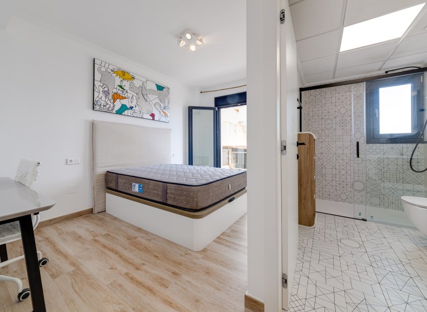 Resale - Villa - Torrevieia - La Mata