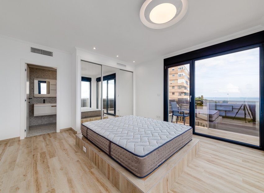 Resale - Villa - Torrevieia - La Mata