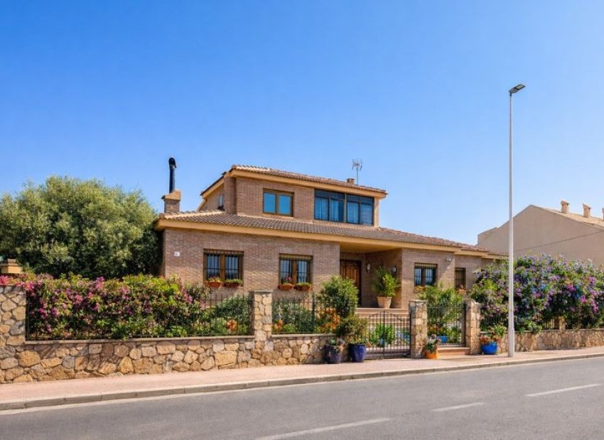 Resale - Villa - Torrevieia - La Mata