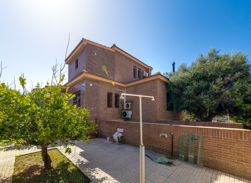 Resale - Villa - Torrevieia - La Mata