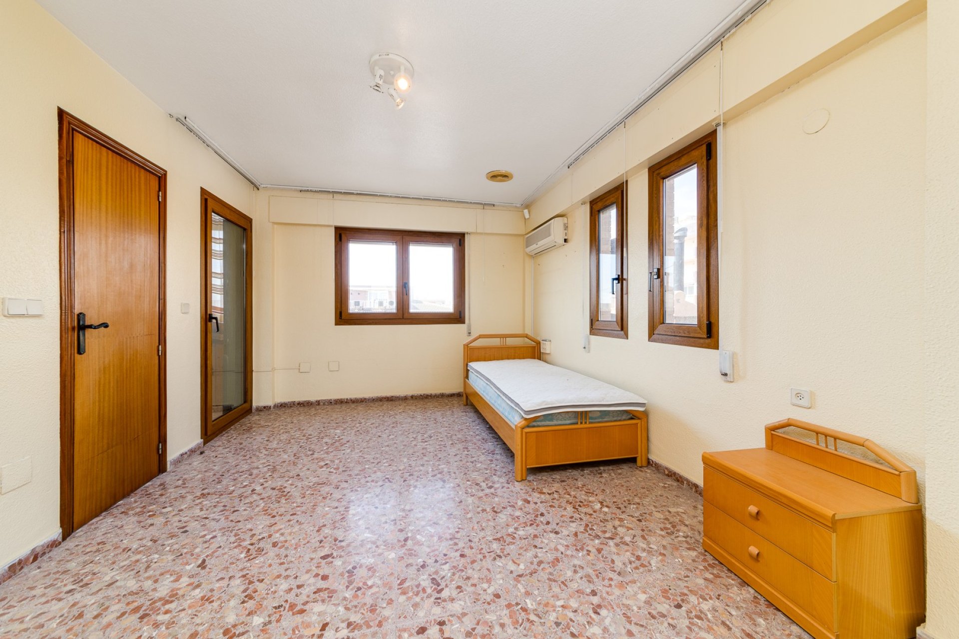 Resale - Villa - Torrevieia - La Mata
