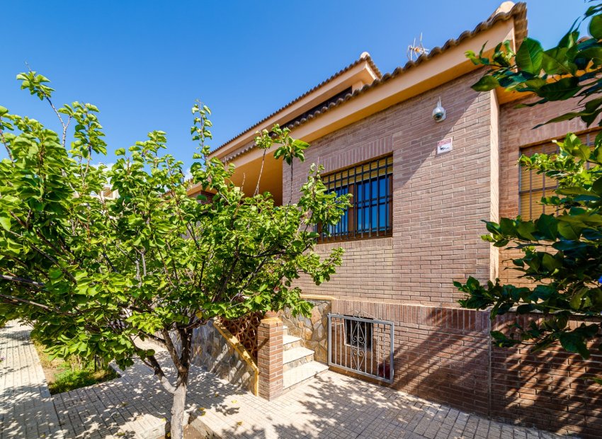 Resale - Villa - Torrevieia - La Mata