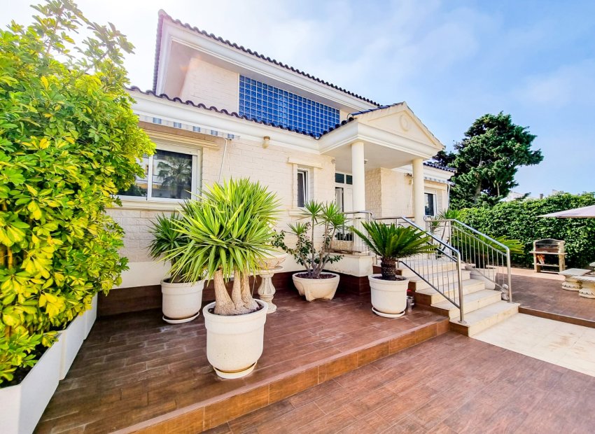 Resale - Villa - Torrevieia - La Mata