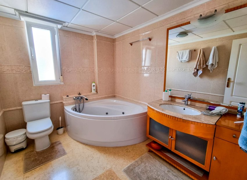 Resale - Villa - Torrevieia - La Mata