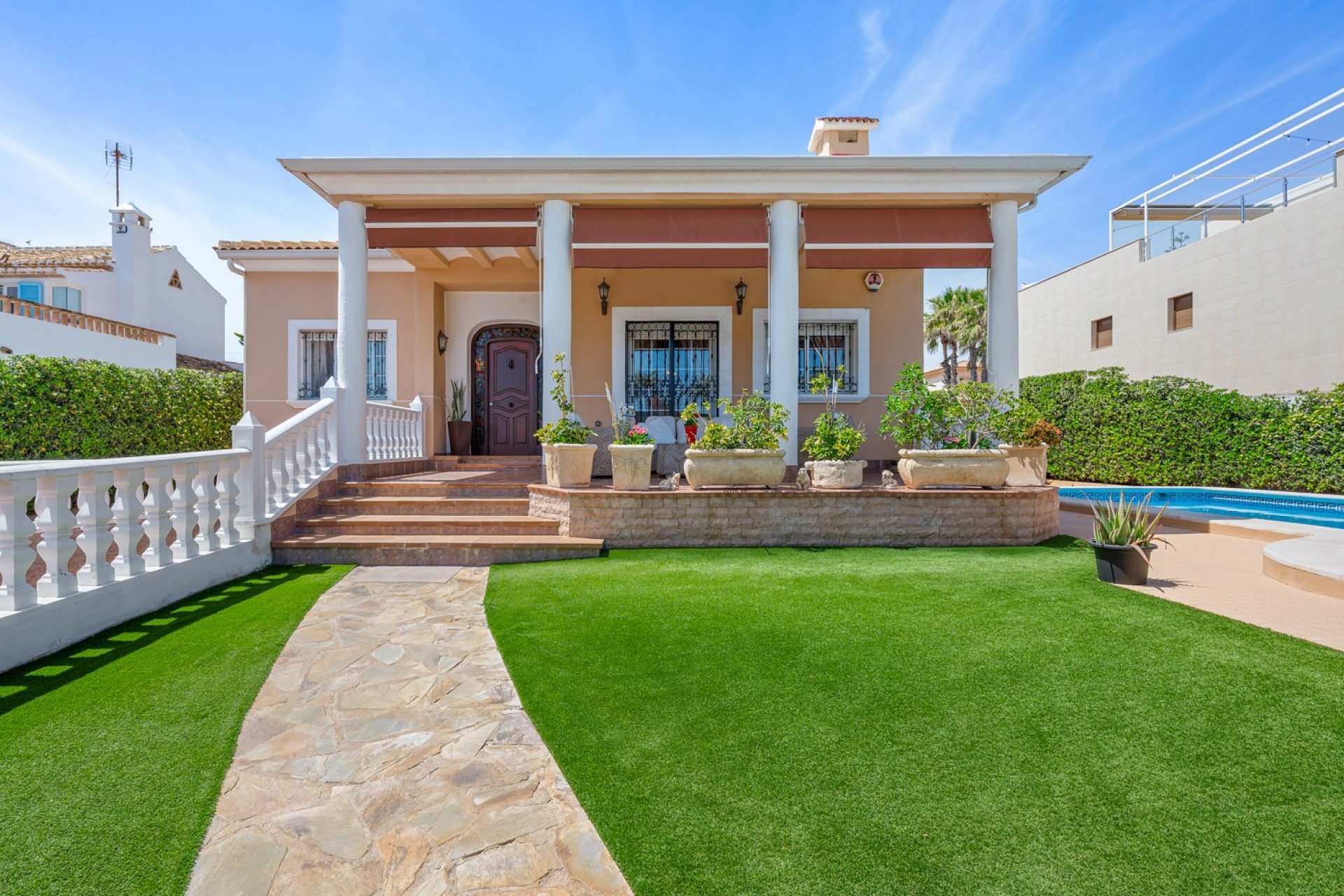 Resale - Villa - Torrevieia - La Mata