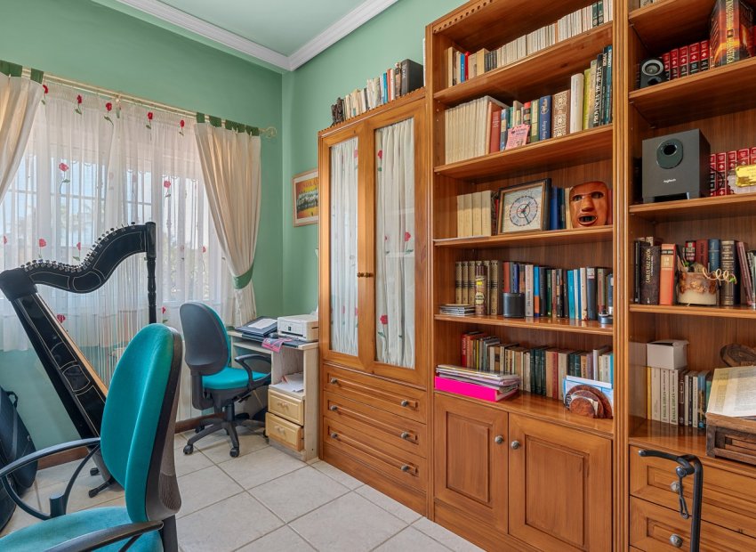Resale - Villa - Torrevieia - La Mata