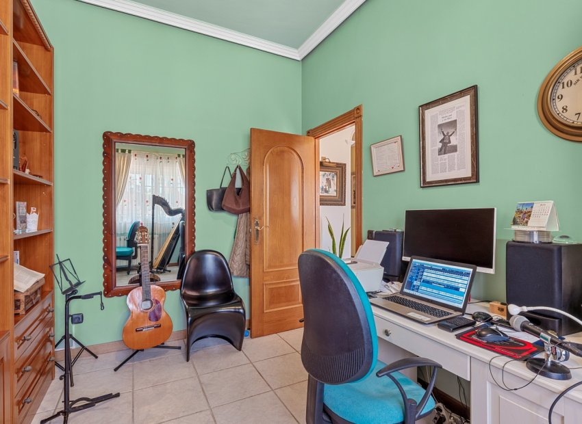 Resale - Villa - Torrevieia - La Mata