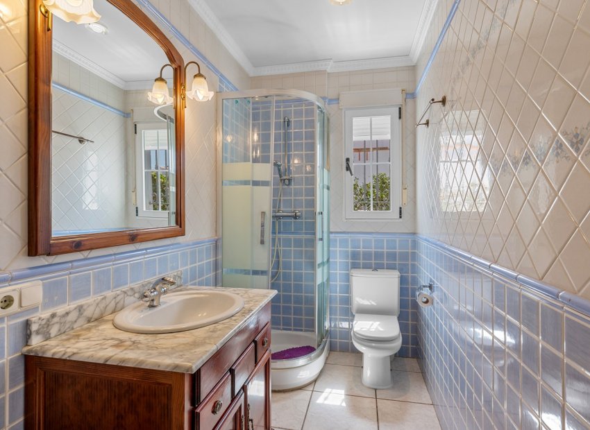 Resale - Villa - Torrevieia - La Mata