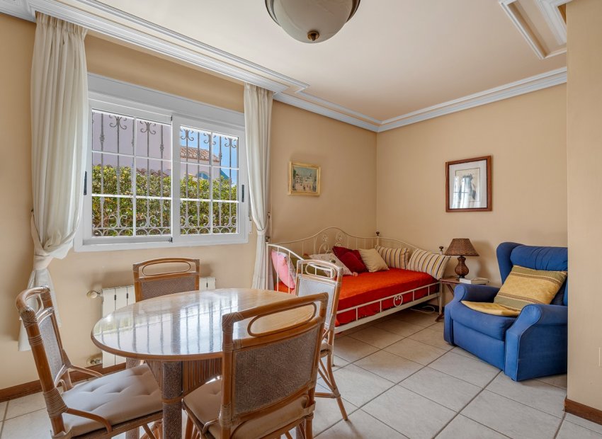 Resale - Villa - Torrevieia - La Mata