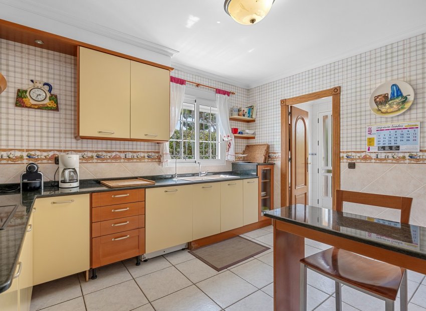 Resale - Villa - Torrevieia - La Mata