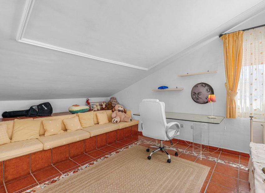 Resale - Villa - Torrevieia - La Mata