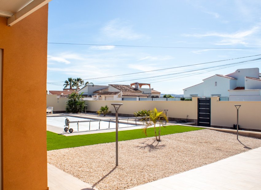 Resale - Villa - Torrevieia - La Siesta