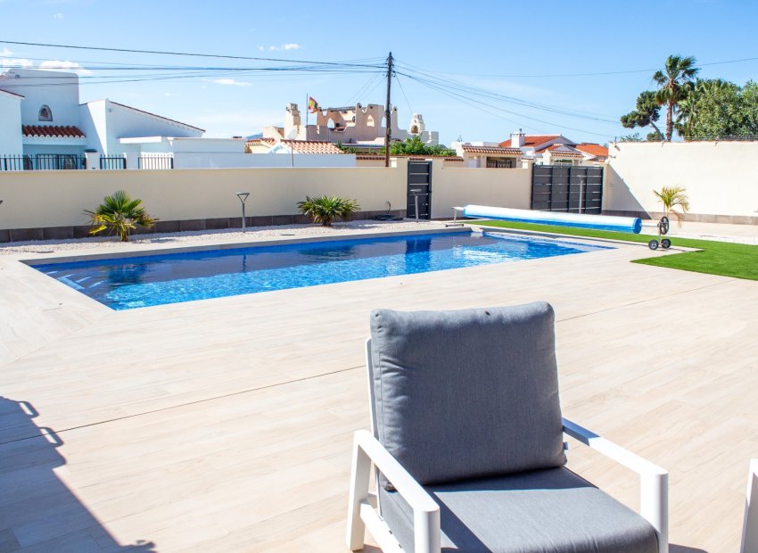 Resale - Villa - Torrevieia - La Siesta