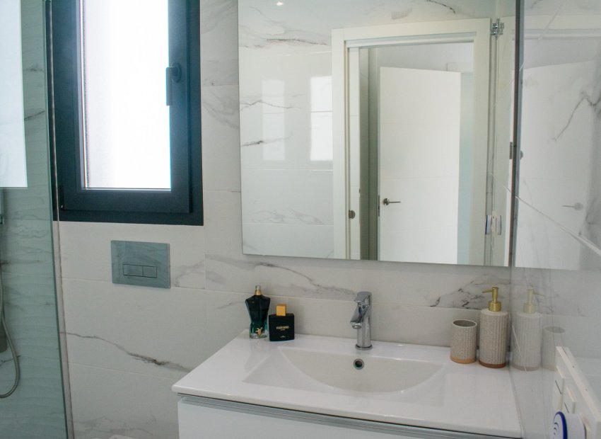 Resale - Villa - Torrevieia - La Siesta