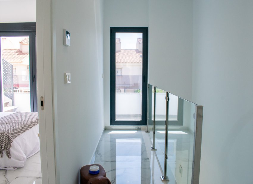 Resale - Villa - Torrevieia - La Siesta