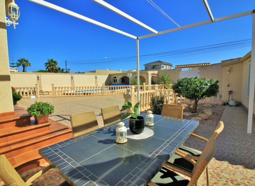 Resale - Villa - Torrevieia - La Siesta