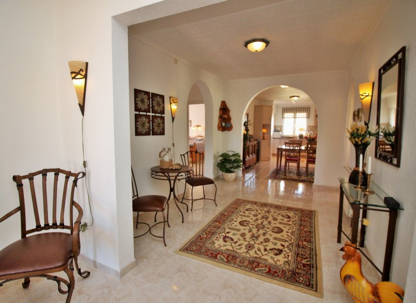 Resale - Villa - Torrevieia - La Siesta