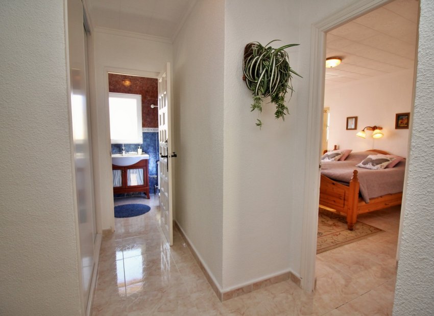 Resale - Villa - Torrevieia - La Siesta