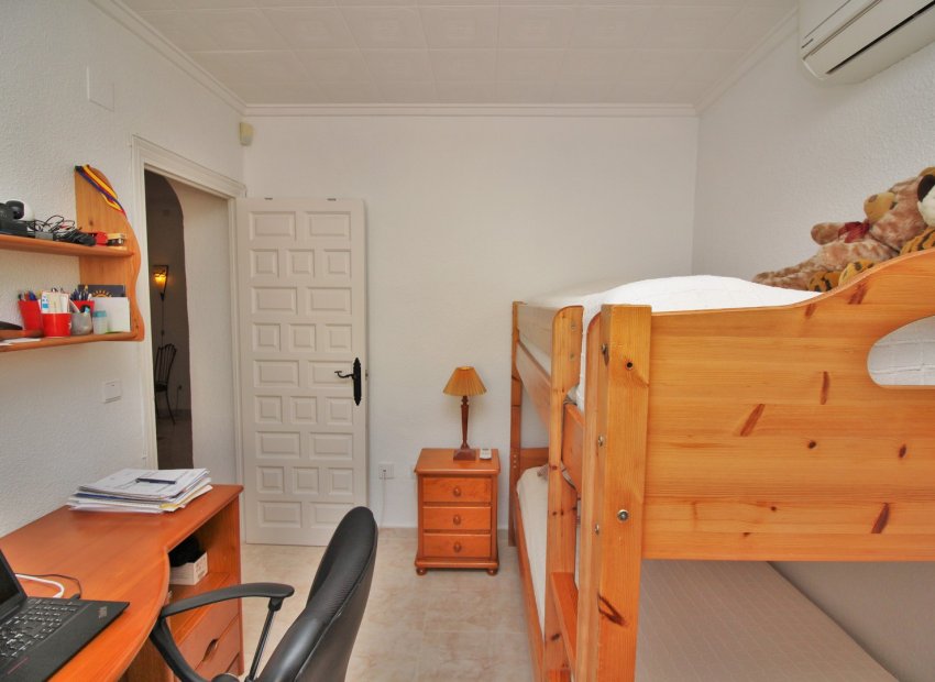 Resale - Villa - Torrevieia - La Siesta