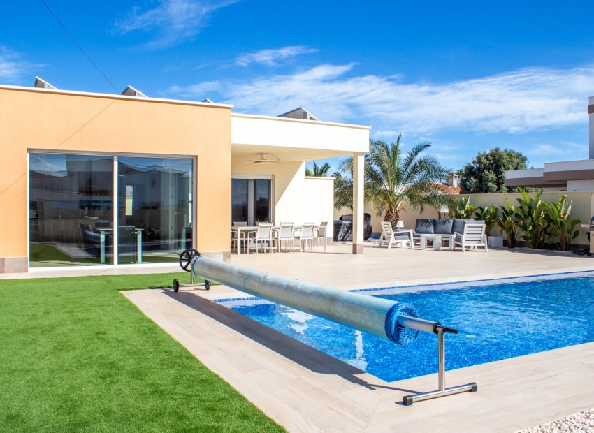 Resale - Villa - Torrevieia - La Siesta