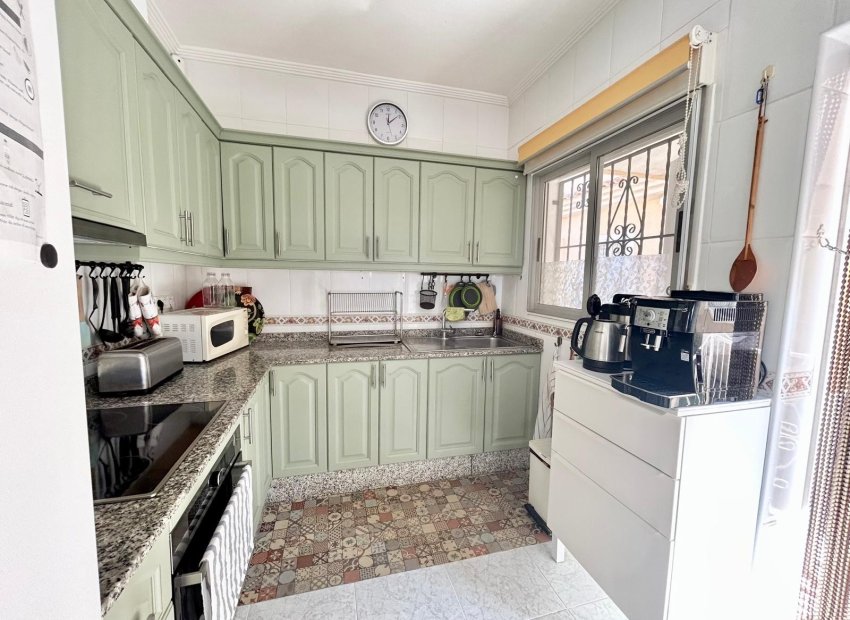 Resale - Villa - Torrevieia - La Siesta