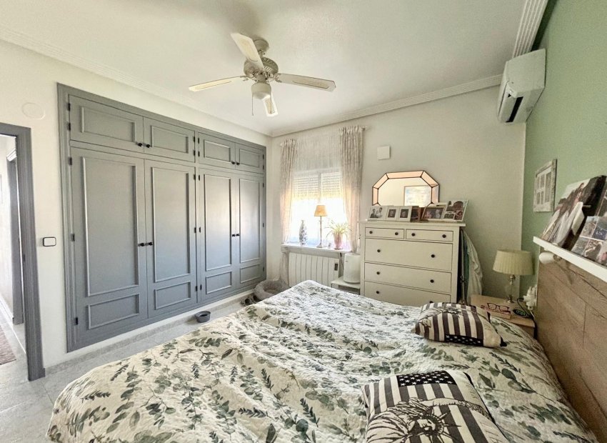 Resale - Villa - Torrevieia - La Siesta