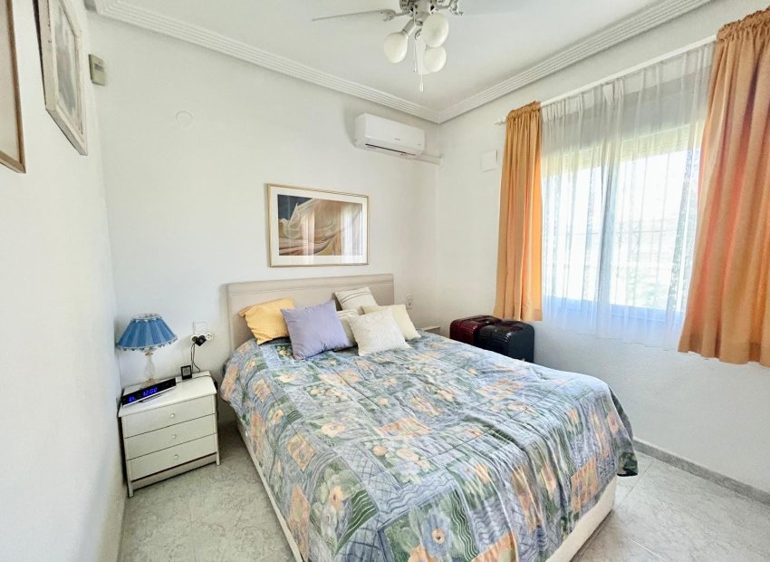 Resale - Villa - Torrevieia - La Siesta