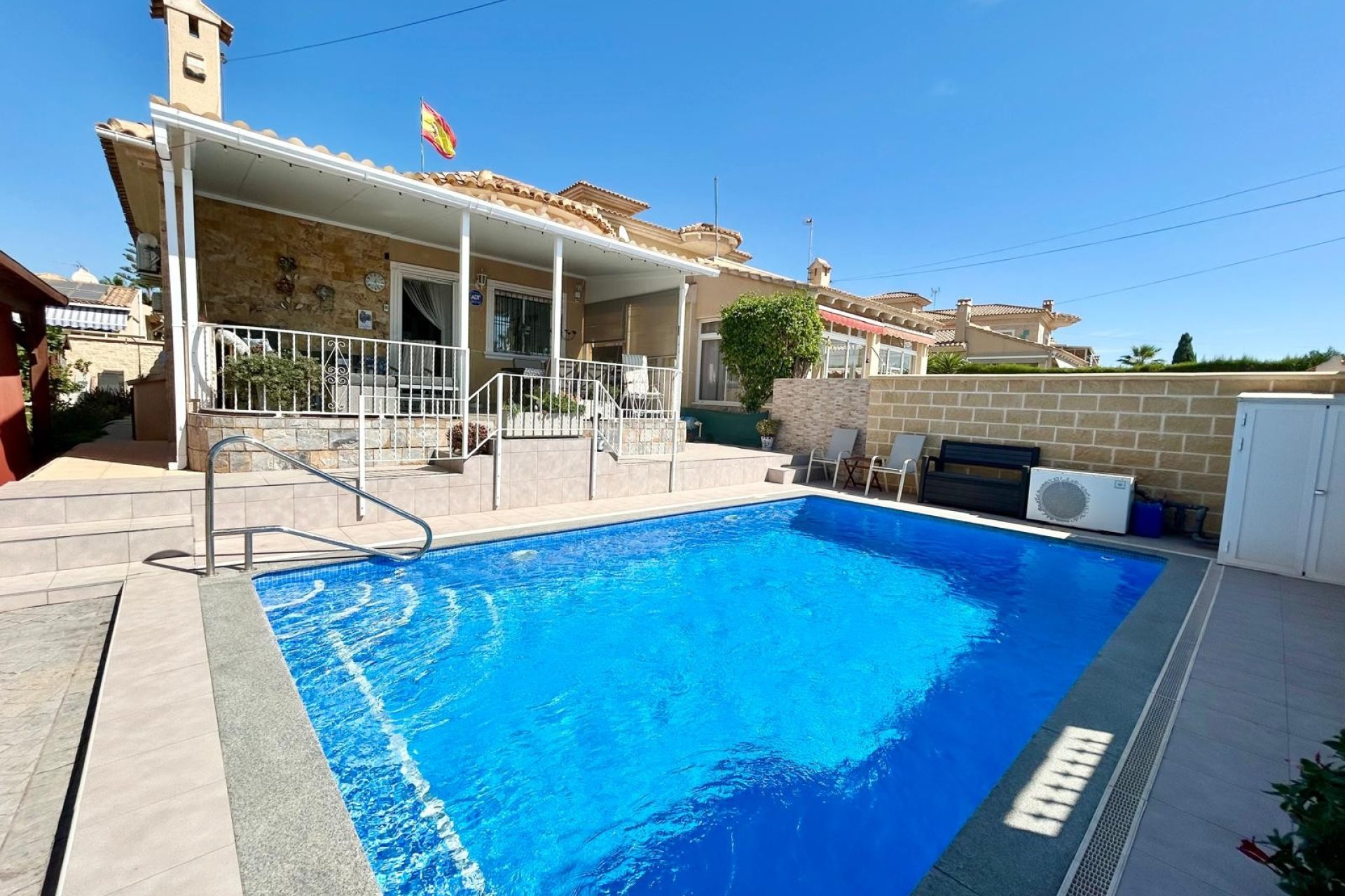 Resale - Villa - Torrevieia - La Siesta