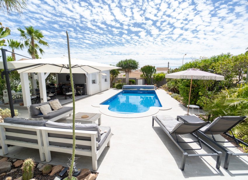 Resale - Villa - Torrevieia - La Siesta