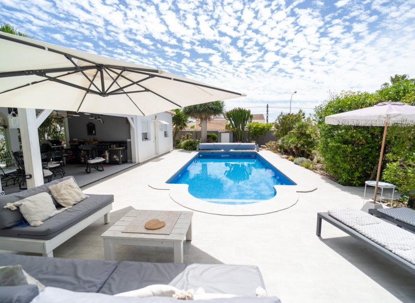 Resale - Villa - Torrevieia - La Siesta