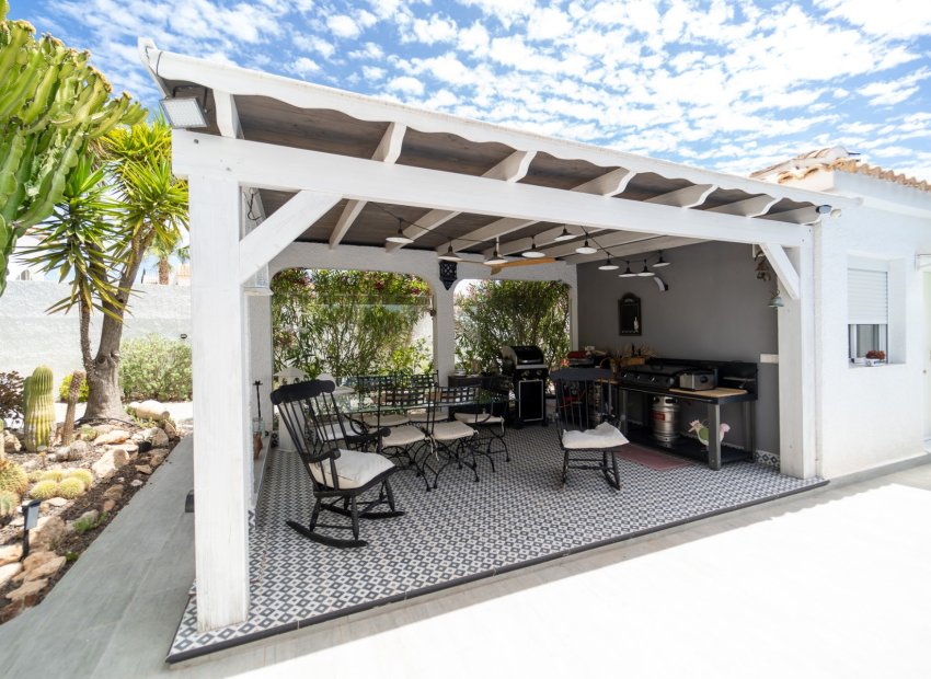 Resale - Villa - Torrevieia - La Siesta