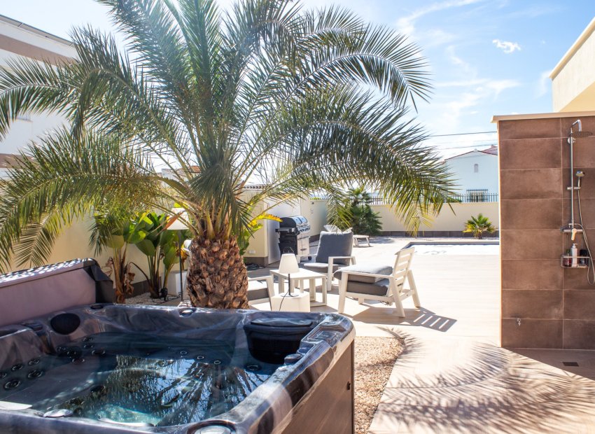 Resale - Villa - Torrevieia - La Siesta