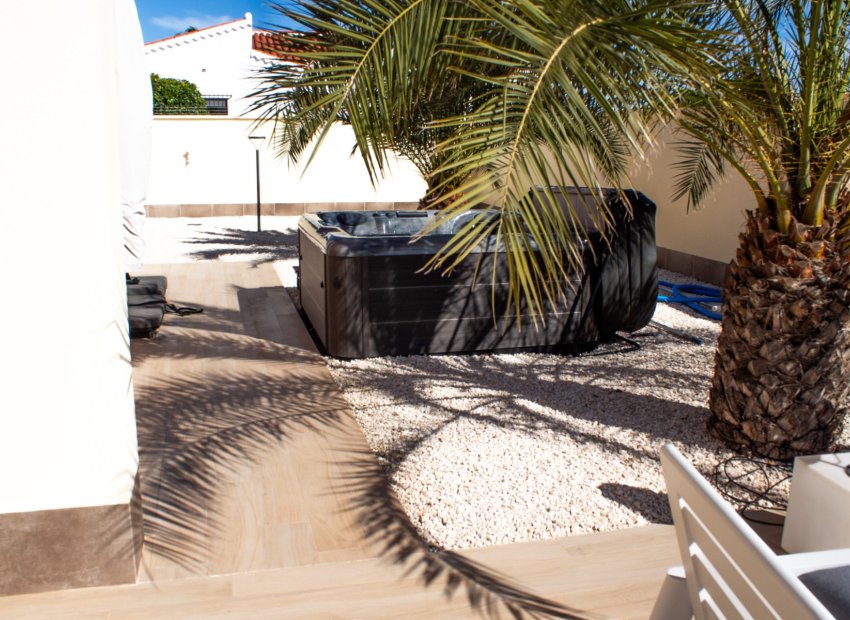 Resale - Villa - Torrevieia - La Siesta